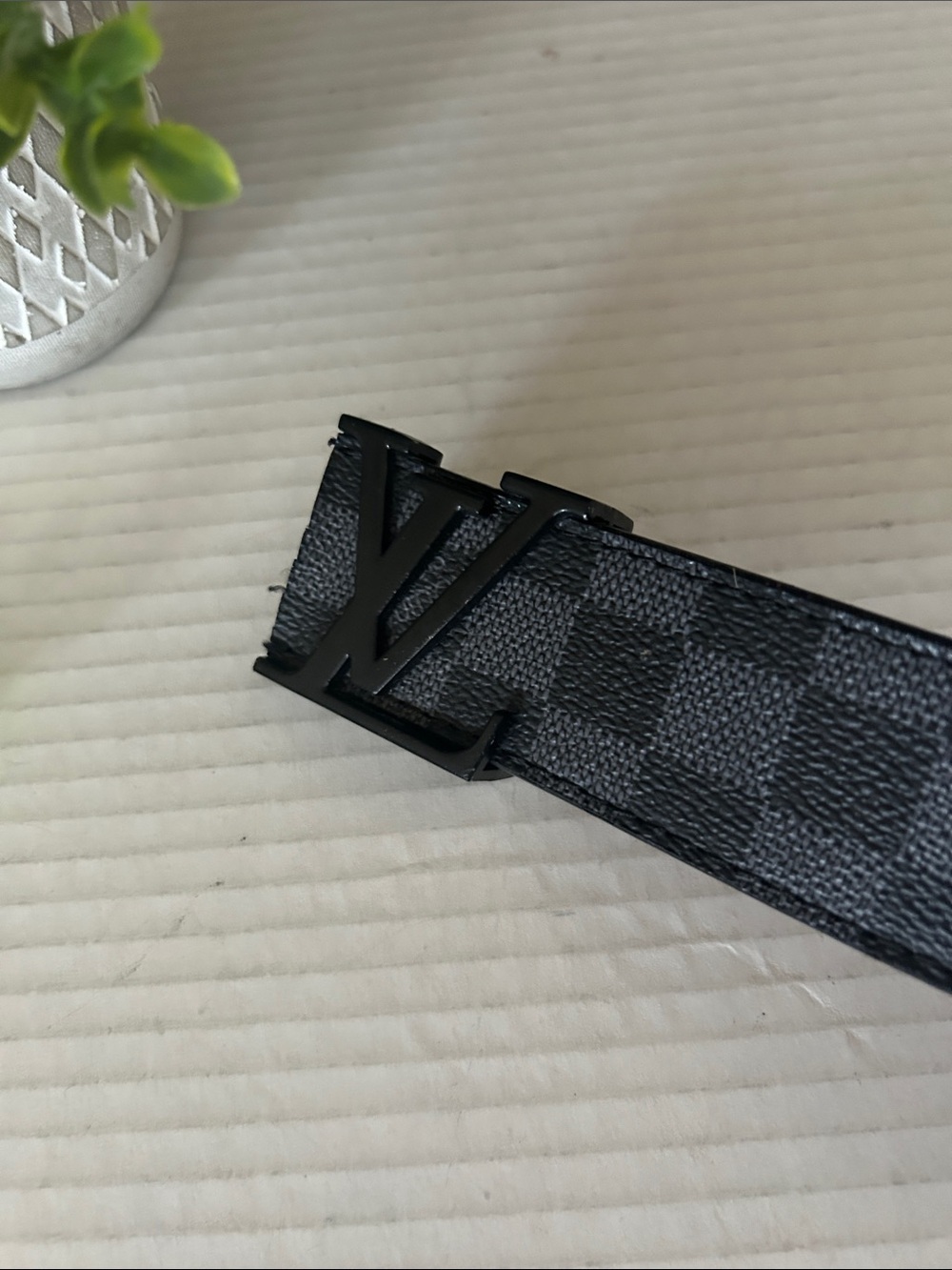 Textured Diagonal Ribbed Surface - Light Gray - Picture 5 of 10